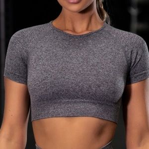 SEAMLESS CROP TOP AND SHORTS IN BLACK MARL